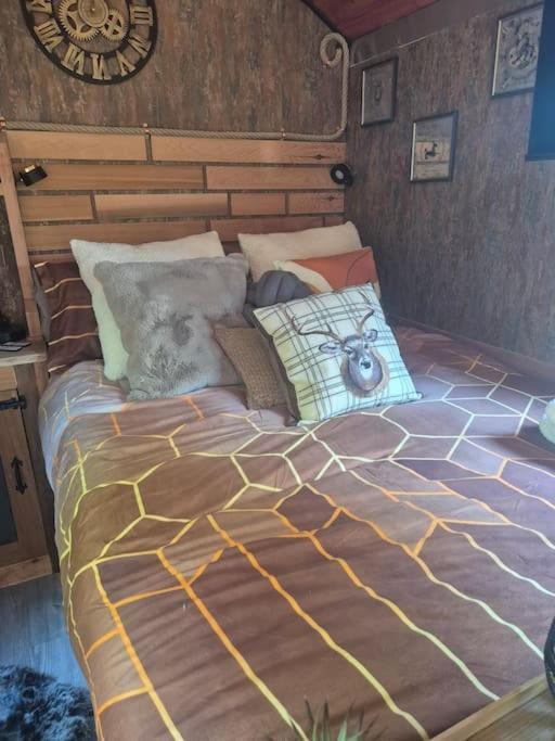 Spinney Retreats - 2 X Unique Shepherds Huts Dog Friendly Нортхемптон Экстерьер фото