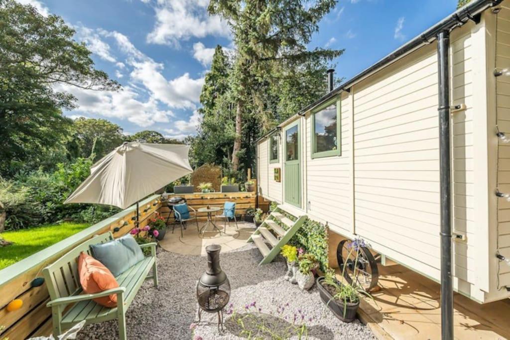 Spinney Retreats - 2 X Unique Shepherds Huts Dog Friendly Нортхемптон Экстерьер фото